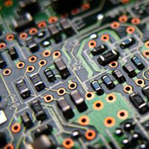 深圳風華貼片電容代理商：貼片電容1.5uf可以用2uf替代嗎？